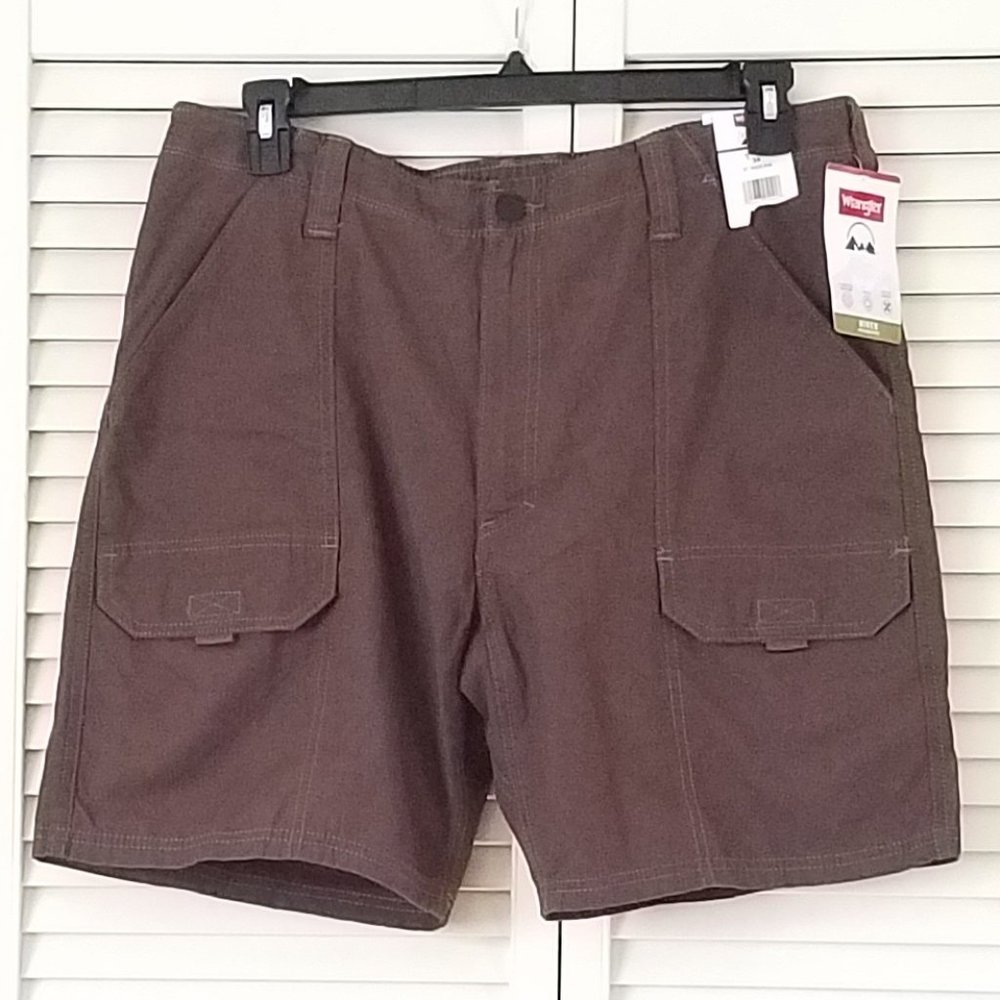 NWT NEW WRANGLER HIKER SHORTS BROWN 34
